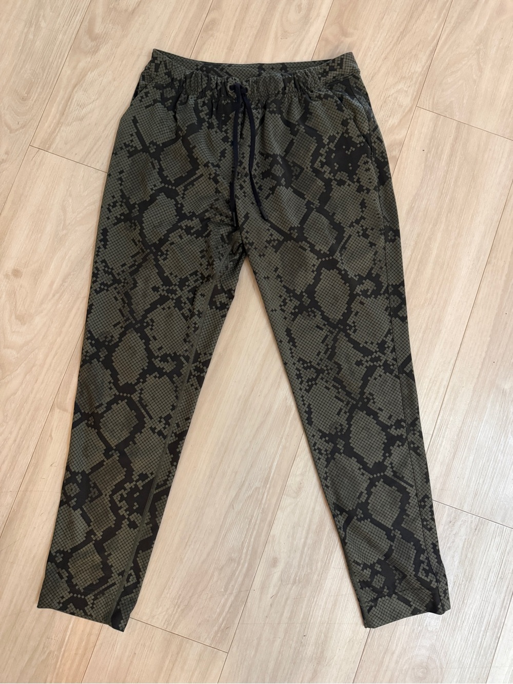 lululemon athletica Olive and Black Snake-Print Jogger Pants 4